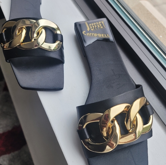 Jeffrey Campbell Black sandals with gold link details, size 10. - Picture 7 of 9